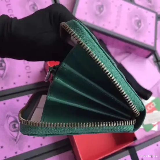 First bag ru Wallet Gucci 0617